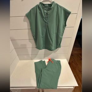 Green Figs Scrub Set